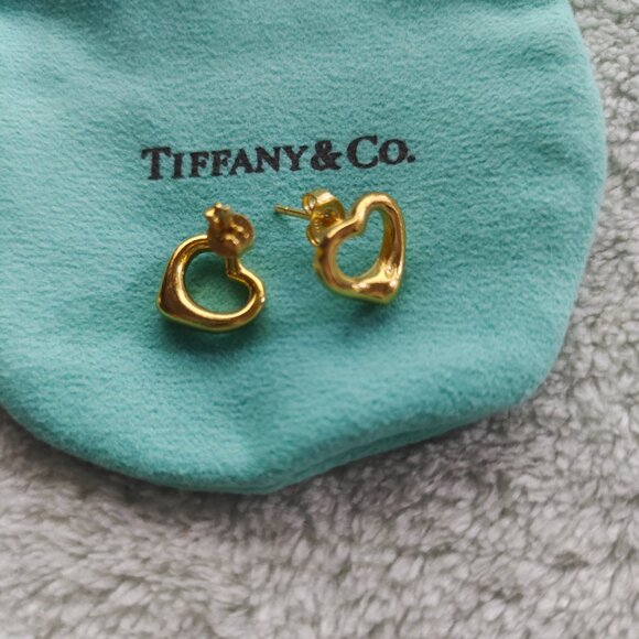 Tiffany & Co Gold Hollow Heart Earrings - Picture 4 of 5